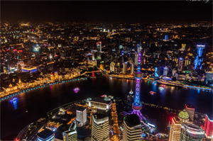 Shanghai's Holiday Markets and Amusing Activities