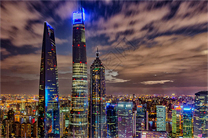 The urban traffic management in Shanghai urgently needs to be reformed.